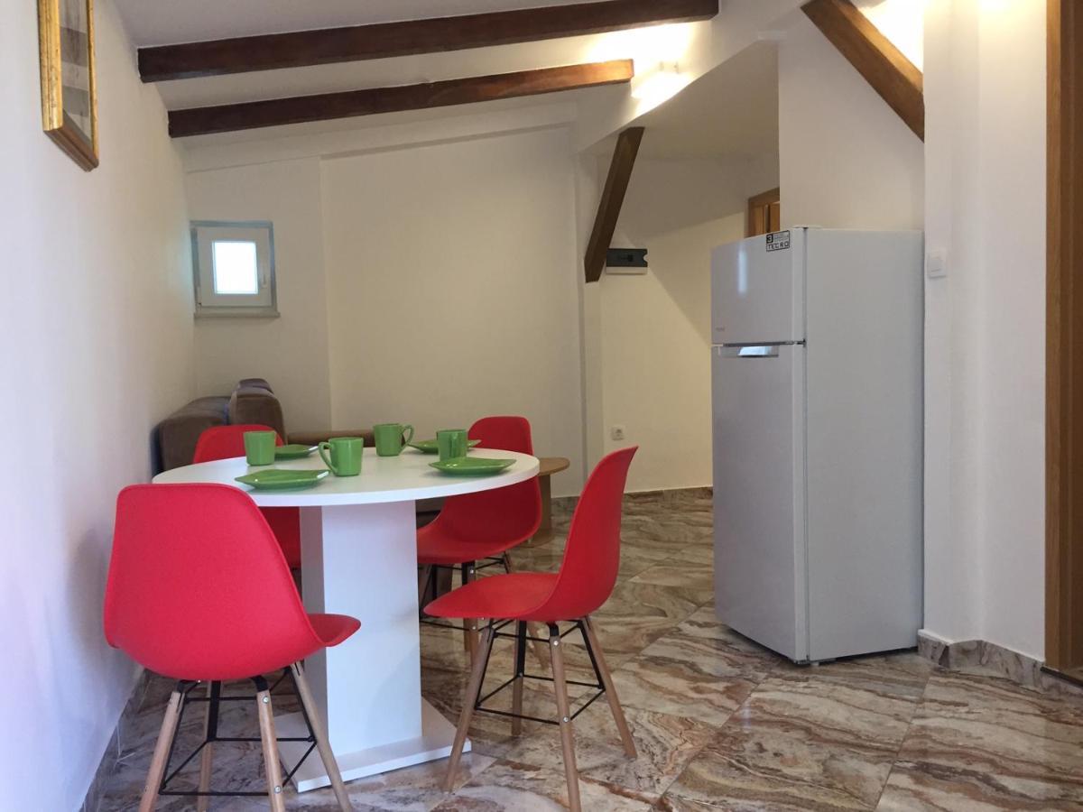 One-Bedroom Apartment, Wifi, Airco, Parking, Washing Machine, Grill Medulin Exterior foto